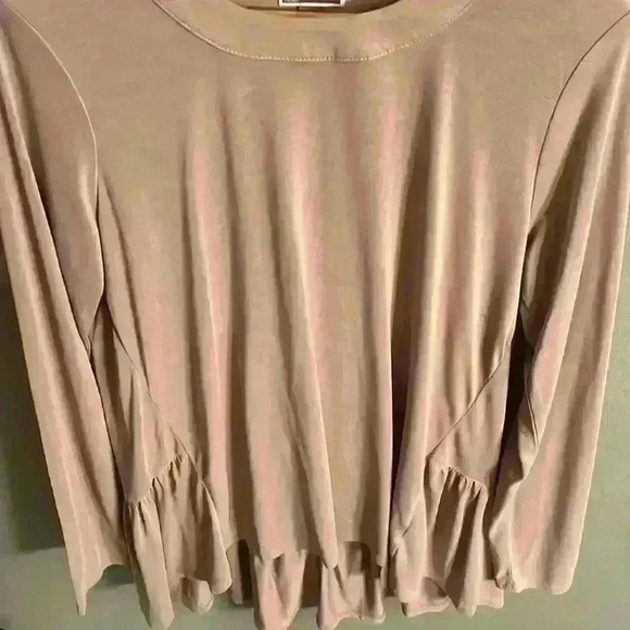 Chelsea28 Ruffle Back Hem Top Sz M - Picture 7 of 8